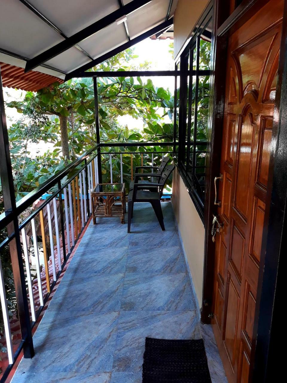Shawn'S The Morjim Enclave Hotel Exterior photo