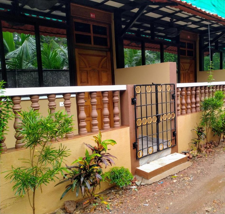 Shawn'S The Morjim Enclave Hotel Exterior photo